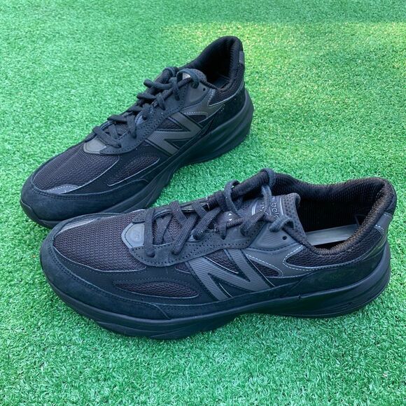 NEW BALANCE 990 - Men’s Fashion Shoes - SIZE 9